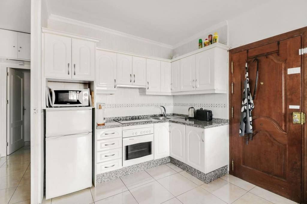 Capistrano Village, 1 Bedroom + Free Wi-Fi Nerja Exterior foto