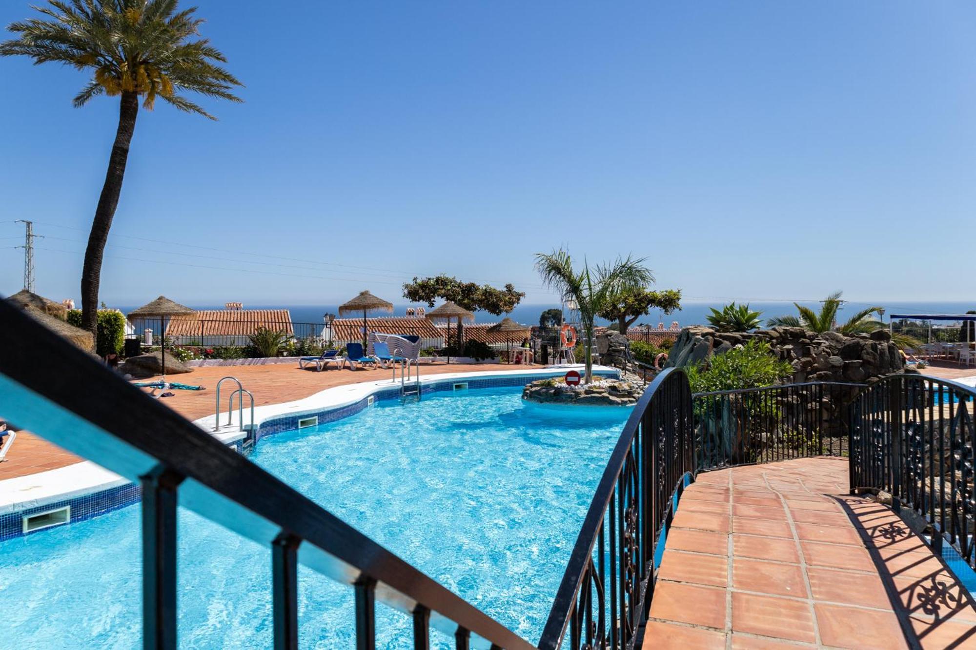 Capistrano Village, 1 Bedroom + Free Wi-Fi Nerja Exterior foto